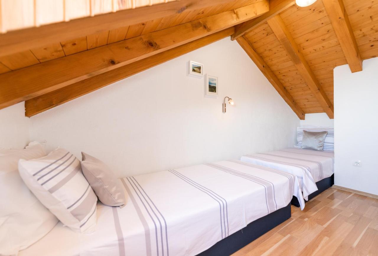 Marina Holiday Home Постира Екстериор снимка