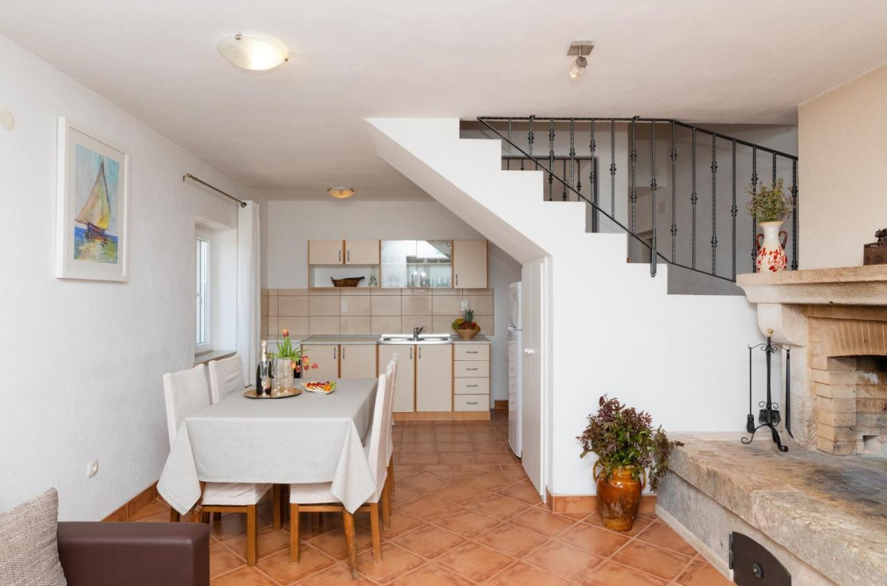 Marina Holiday Home Постира Екстериор снимка