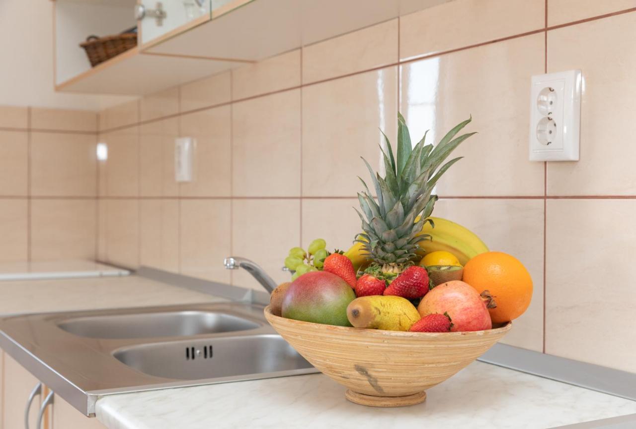 Marina Holiday Home Постира Екстериор снимка